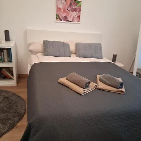 Zentrum Mit Tiefgarage Apartamento